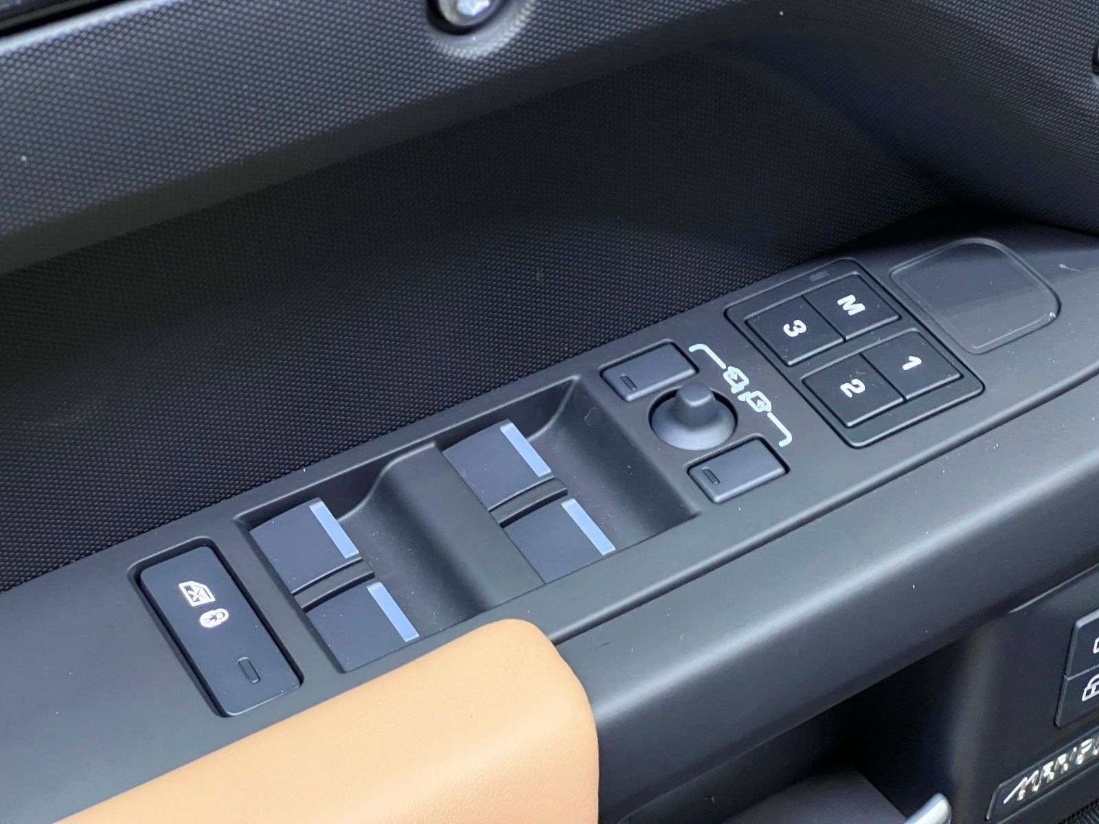 2026 Land Rover Defender 110 P400 X-DYNAMIC SE thumb 30