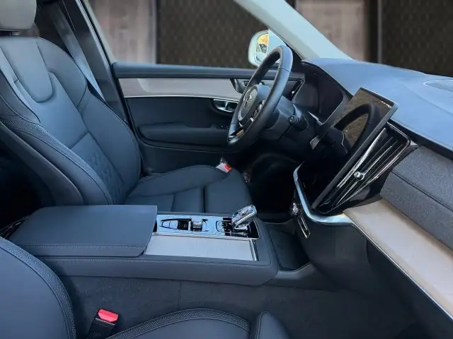 Volvo XC90 Plus, B5 AWD Mild Hybrid, Benzin, Bright, 7 Sitze Ansicht 6