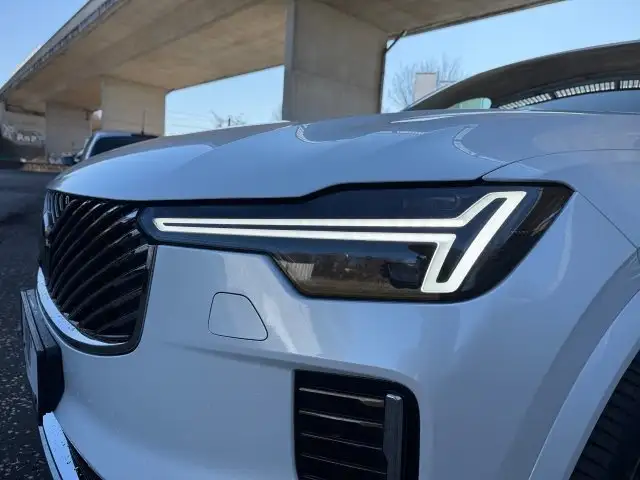 Volvo XC90 Plus, B5 AWD Mild Hybrid, Benzin, Bright, 7 Sitze Ansicht 12