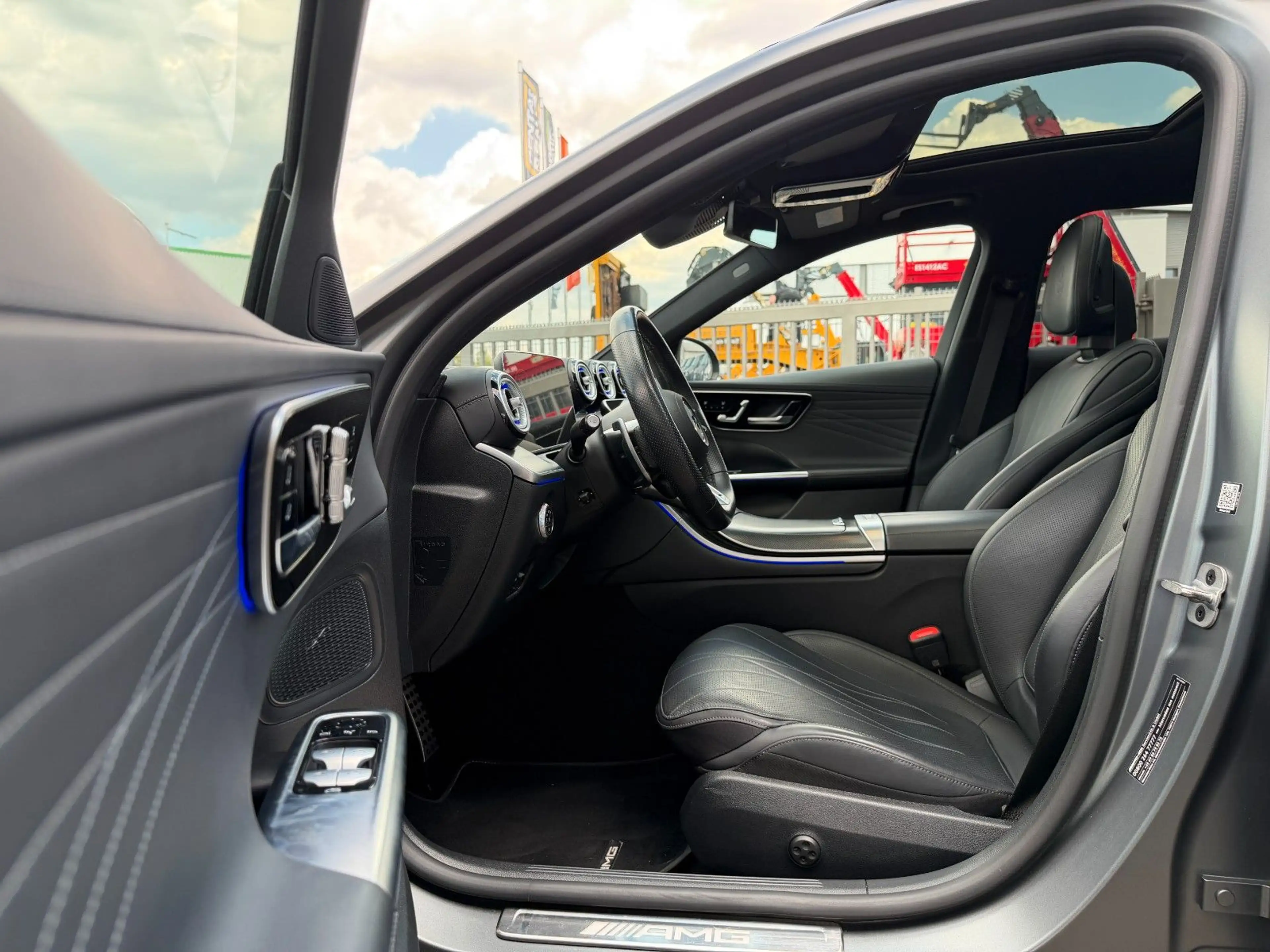 Mercedes-Benz C 43 AMG T HUD+Pano+360°+StdH+Digital+Distr+20" — photo 10