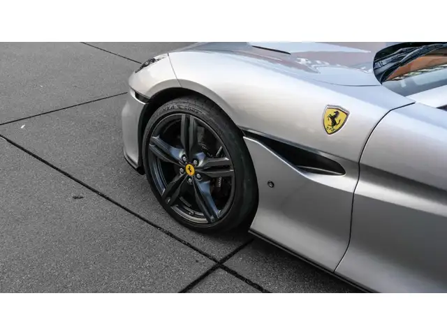 Ferrari Portofino view 12