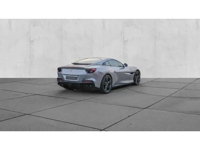 Ferrari Portofino view 10