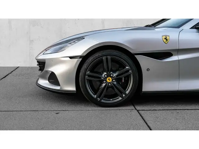 Ferrari Portofino view 11