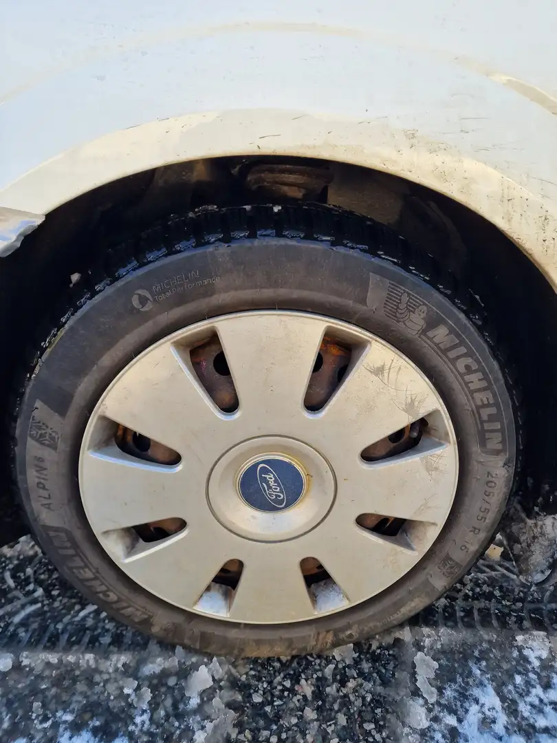 Ford Mondeo Mondeo Ghia 2,0 Ghia Weiß - 2