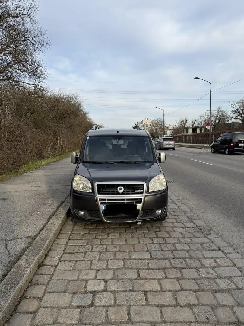 Fiat Doblo Cargo Maxi 1,9 JTD 8V Multijet SX DPF Grau - 1