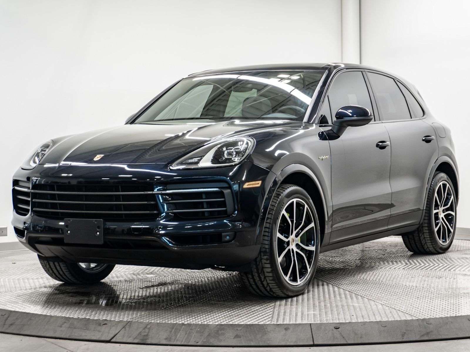 2023 Porsche Cayenne Platinum Edition E-Hybrid