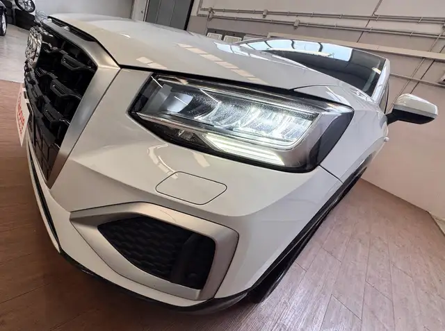 Audi Q2 view 17