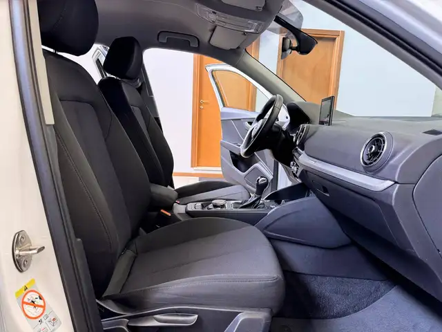 Audi Q2 view 12