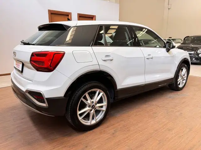 Audi Q2 view 5