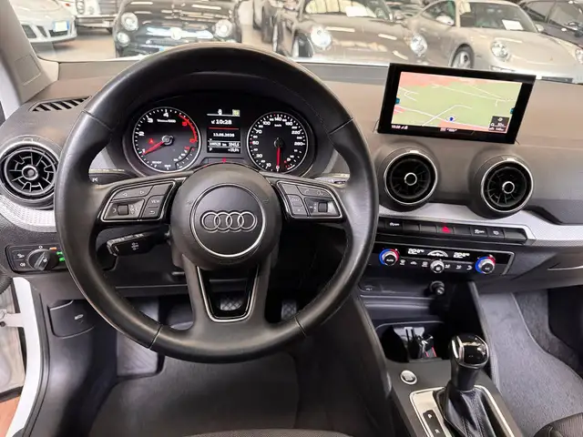 Audi Q2 view 10