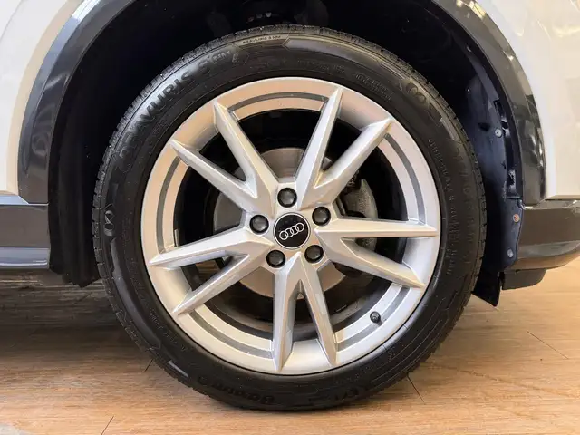 Audi Q2 view 18