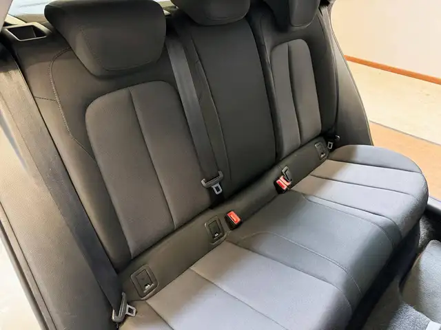 Audi Q2 view 15