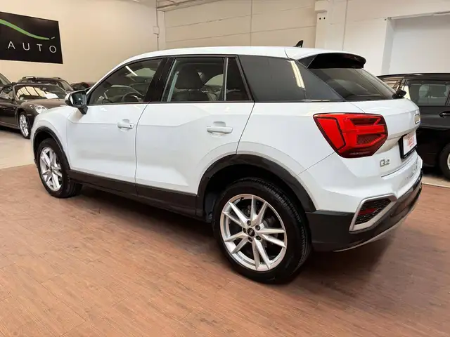 Audi Q2 view 3