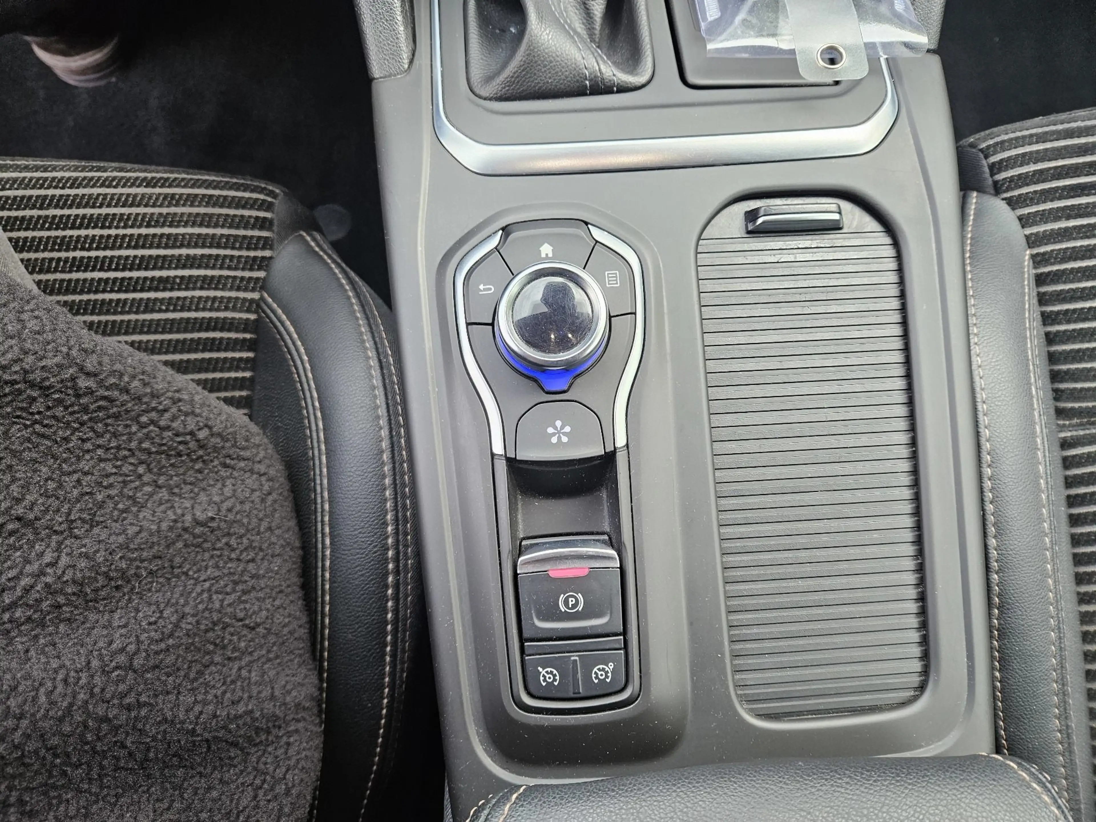 Renault Talisman Grandtour Intens ENERGY TCe 150 EDC ABS — photo 15