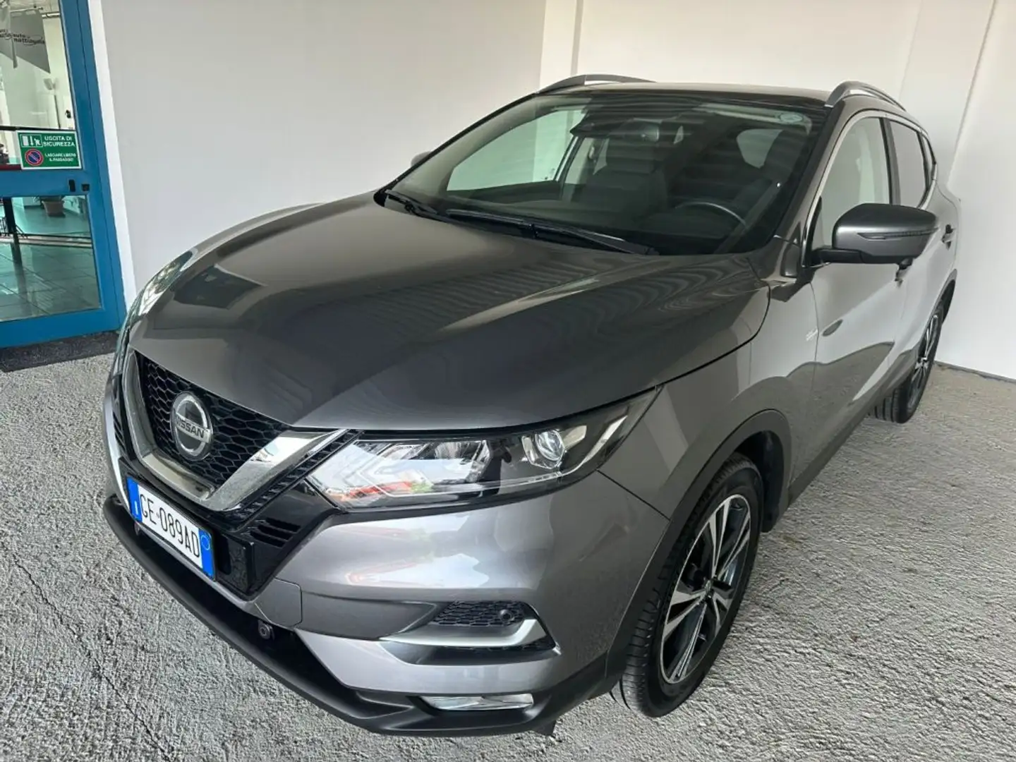 Nissan Qashqai 1.3 DIG-T 140 CV N-Connecta Gris - 2