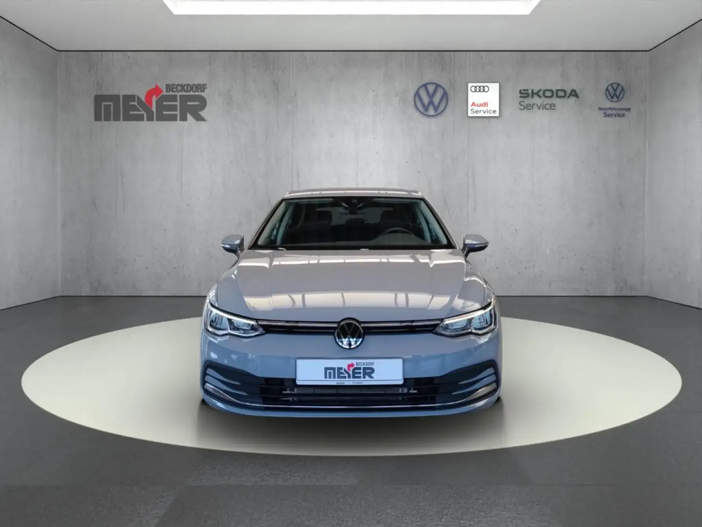 Volkswagen Golf MOVE 1.0 eTSI DSG Klima Navi Rückfahrkamera Grau - 2