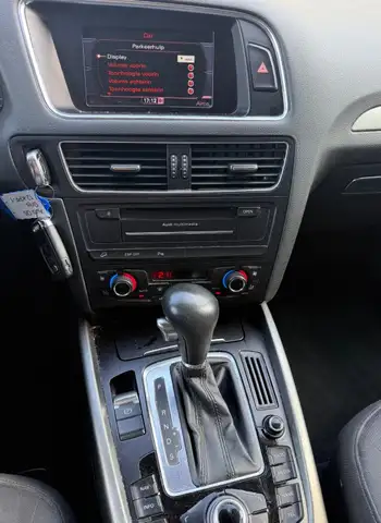Audi Q5 view 3