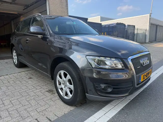 Audi Q5 view 5