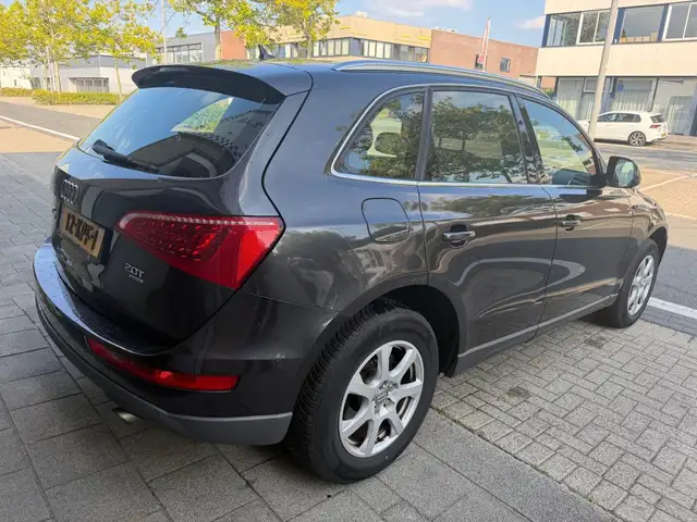 Audi Q5 view 6