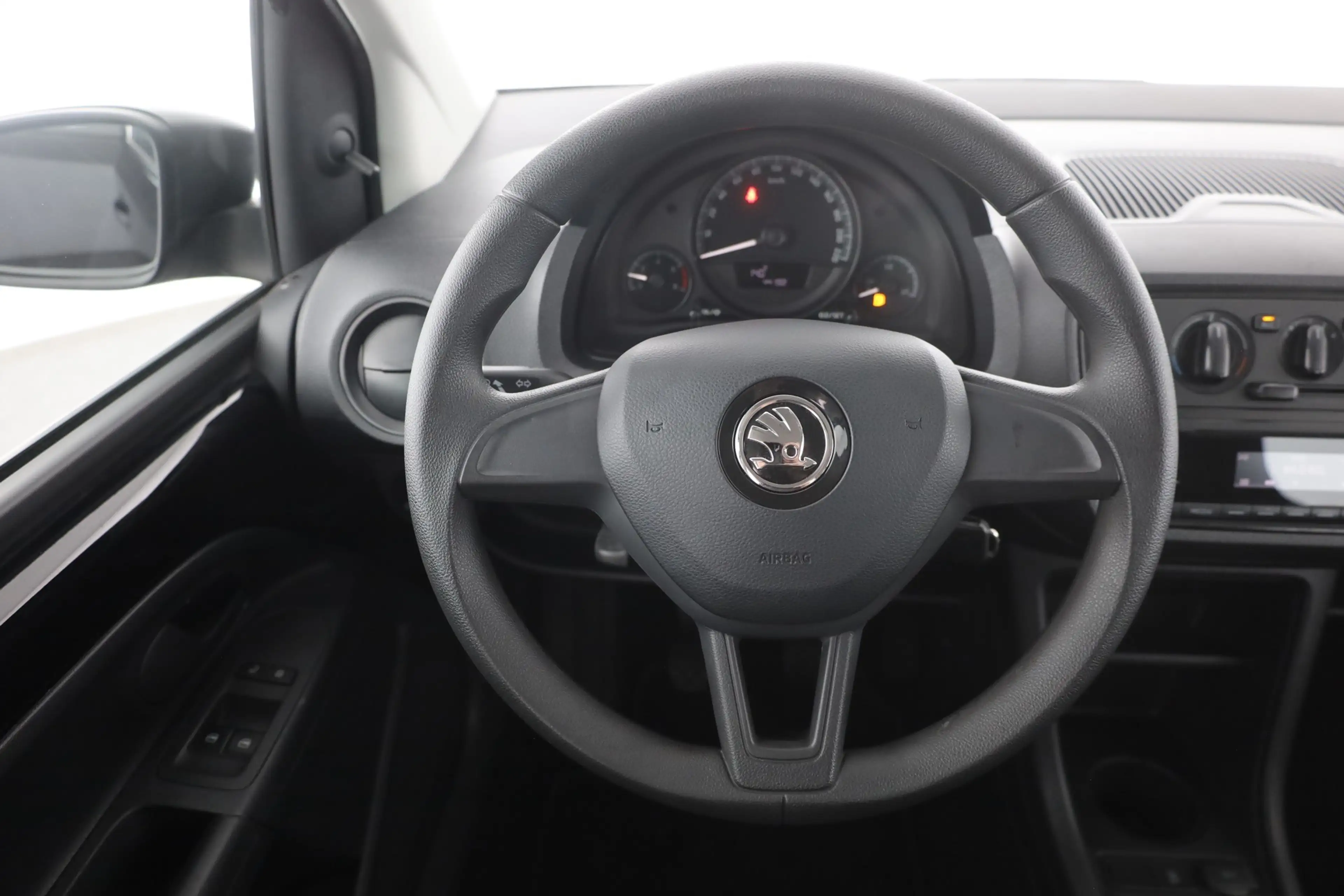 Skoda Citigo 1.0 MPI Active Sitzheizung DAB PDC Klima — photo 13