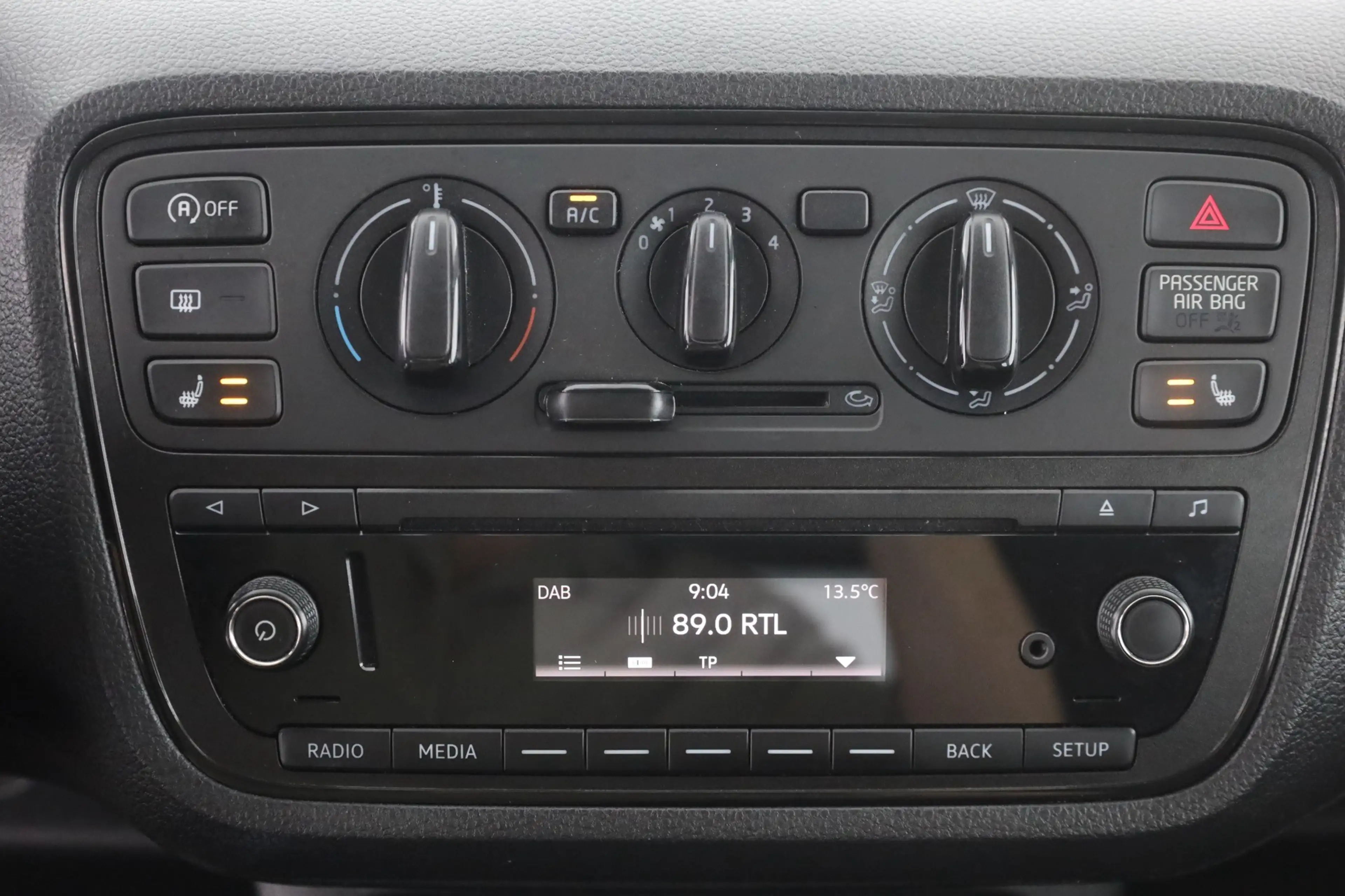 Skoda Citigo 1.0 MPI Active Sitzheizung DAB PDC Klima — photo 11
