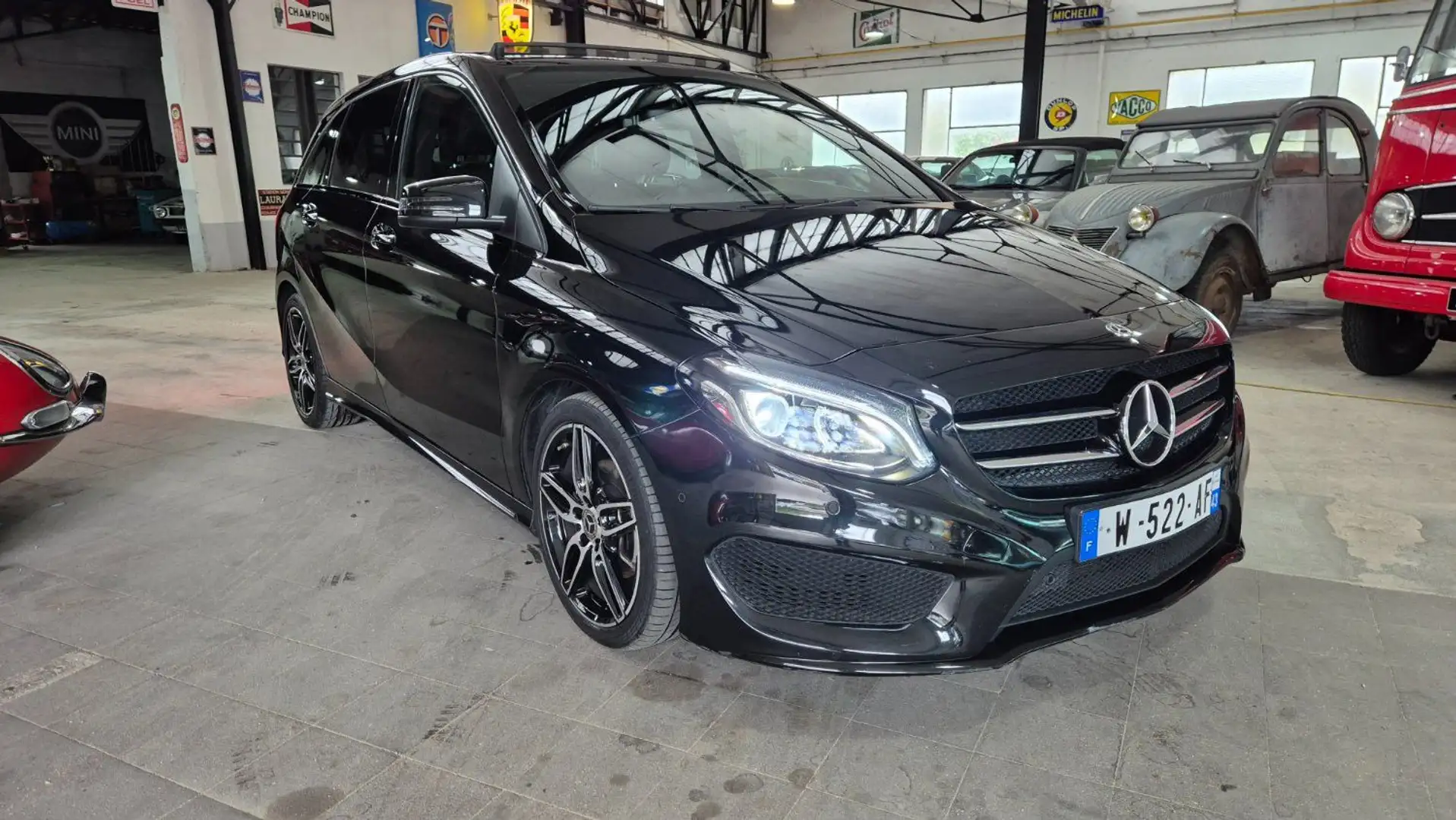 Mercedes-Benz B 180 180d fascination pack AMG Noir - 1
