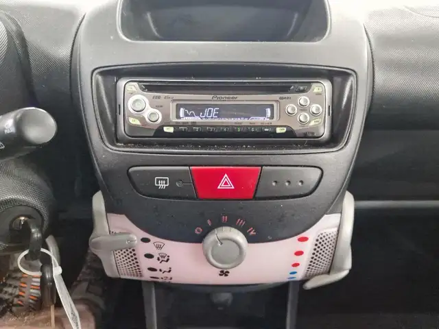 Citroen C1 view 11