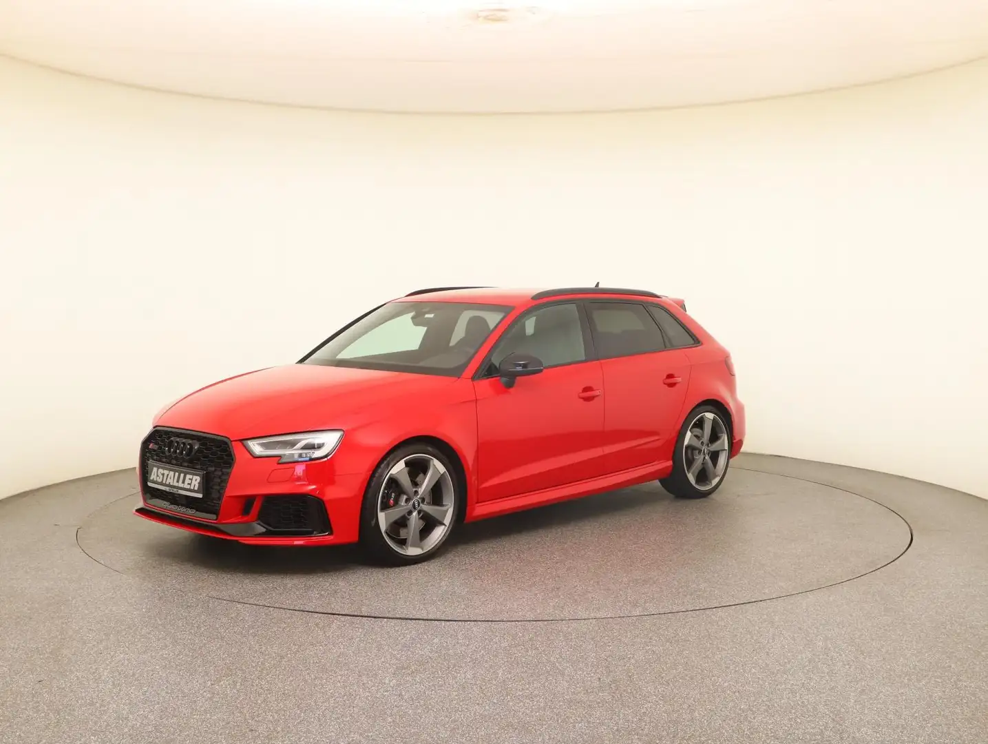 Audi RS3 Sportback 2.5 TFSI quattro Matrix+19"+virtua Rot - 2