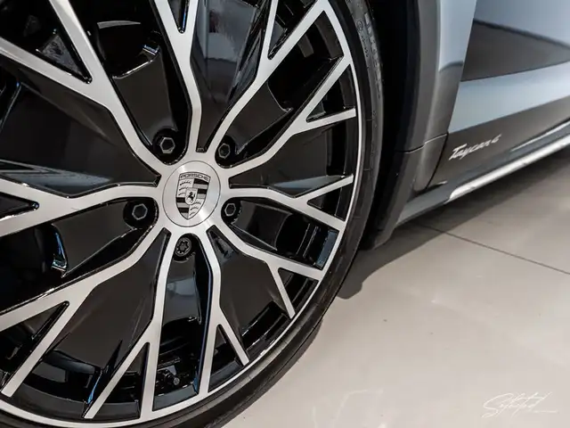 Porsche Taycan 4 Cross Turismo *LUFT*BOSE*PANO*MATRIX-LED* Ansicht 4