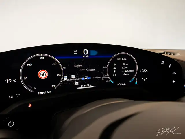 Porsche Taycan 4 Cross Turismo *LUFT*BOSE*PANO*MATRIX-LED* Ansicht 34