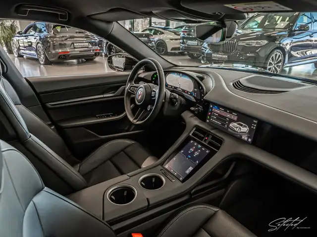Porsche Taycan 4 Cross Turismo *LUFT*BOSE*PANO*MATRIX-LED* Ansicht 29