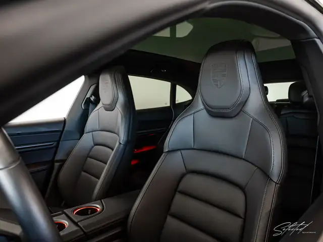 Porsche Taycan 4 Cross Turismo *LUFT*BOSE*PANO*MATRIX-LED* Ansicht 30