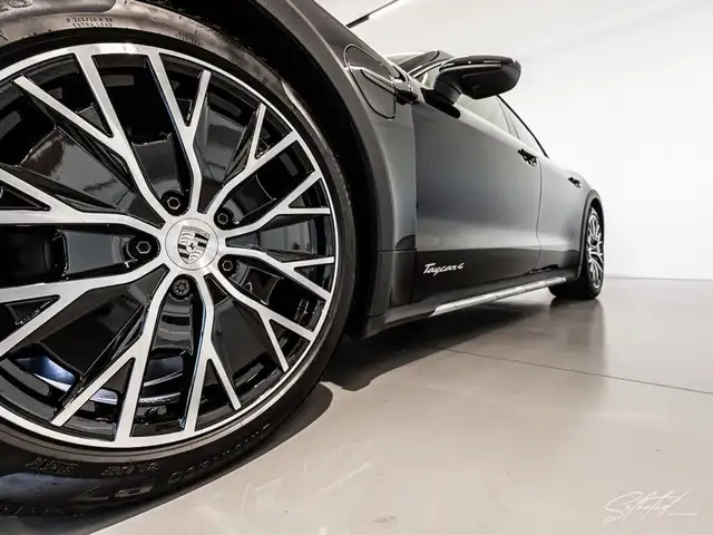 Porsche Taycan 4 Cross Turismo *LUFT*BOSE*PANO*MATRIX-LED* Ansicht 3