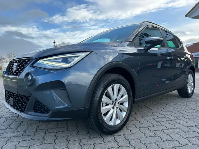 Seat Arona main image
