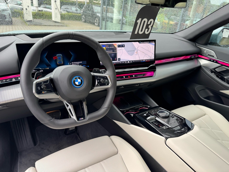 BMW 550 e xDrive Ad-Fahrw-Pro Autobahnas PANO AHK B&W — photo 4