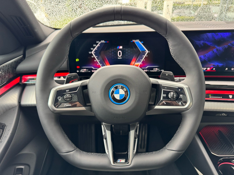 BMW 550 e xDrive Ad-Fahrw-Pro Autobahnas PANO AHK B&W — photo 8