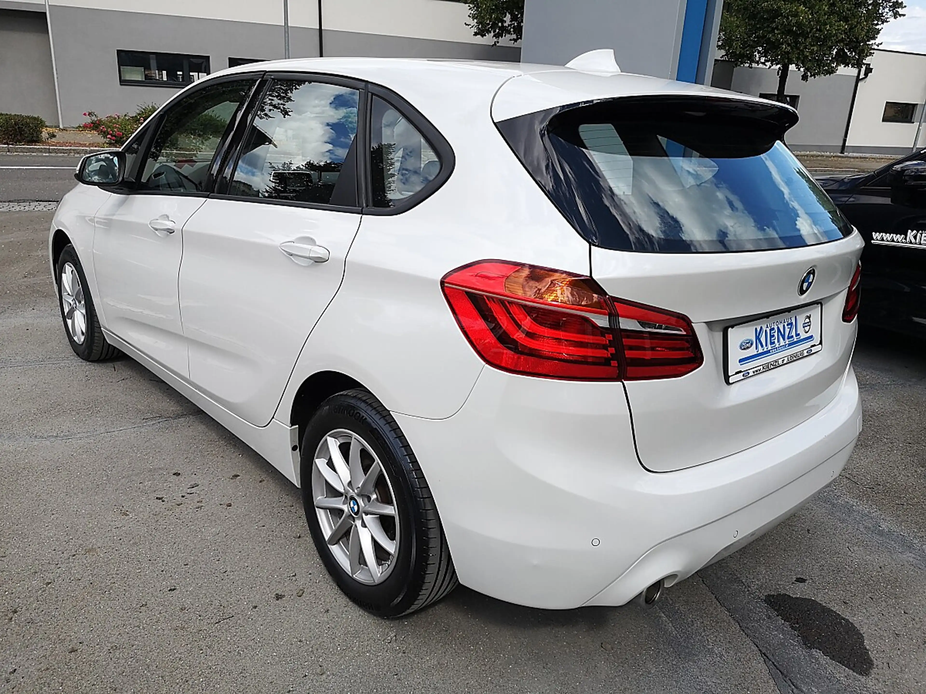 BMW 216 d Active Tourer Advantage — photo 2