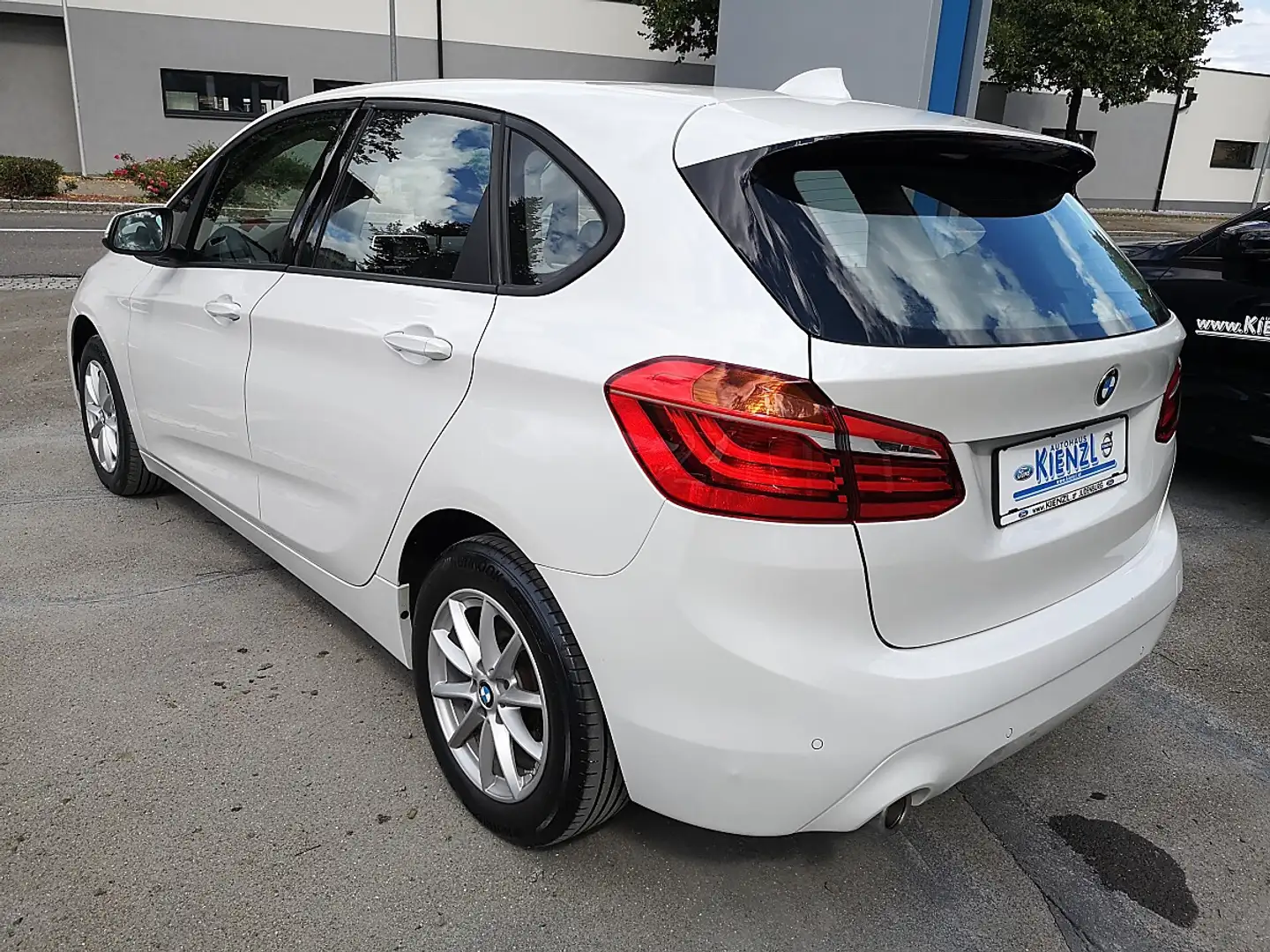BMW 216 d Active Tourer Advantage Weiß - 2