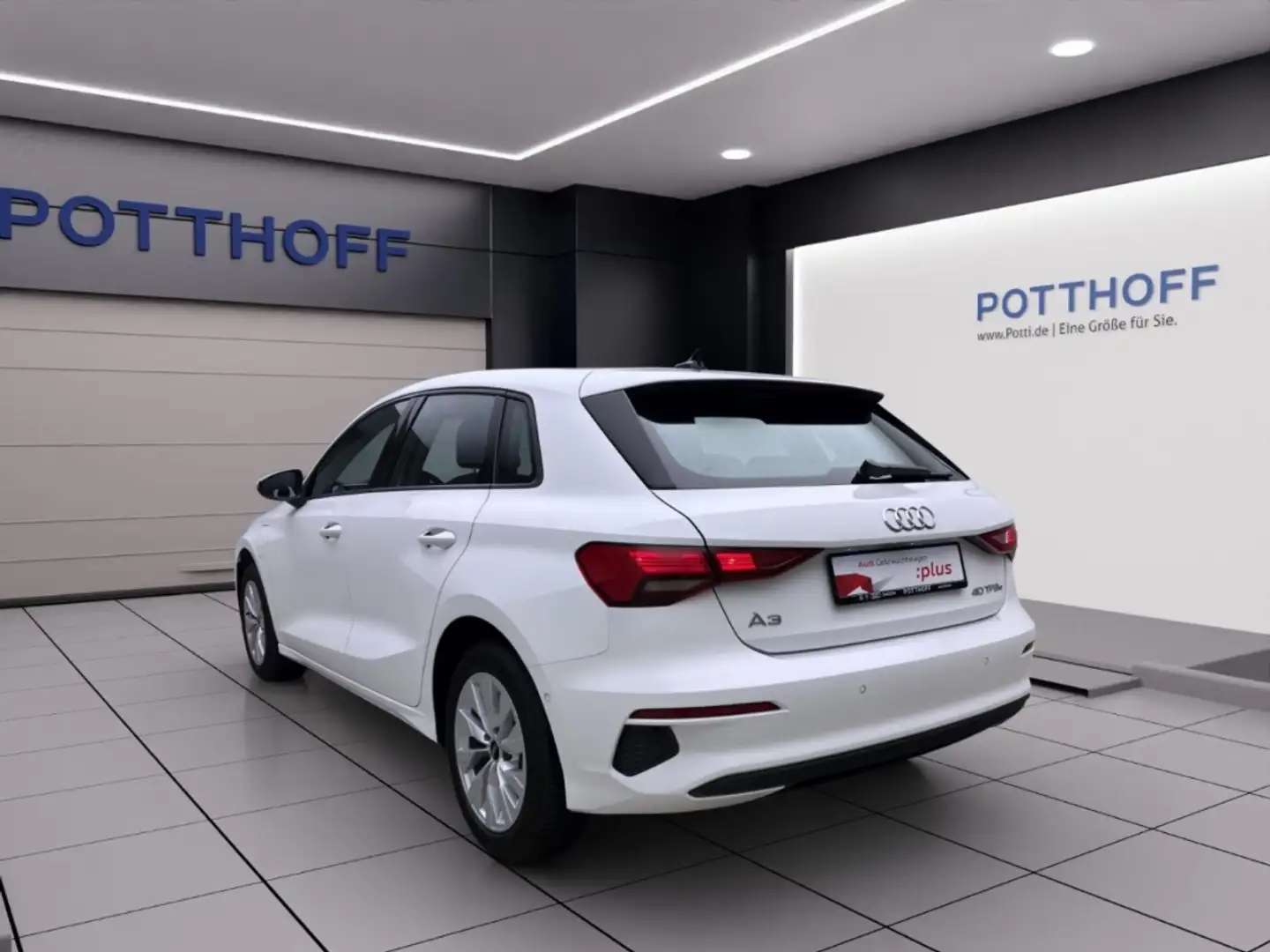 Audi A3 Sportback 40 TFSIe KLMIA DAB+ GRA PDC Wit - 2