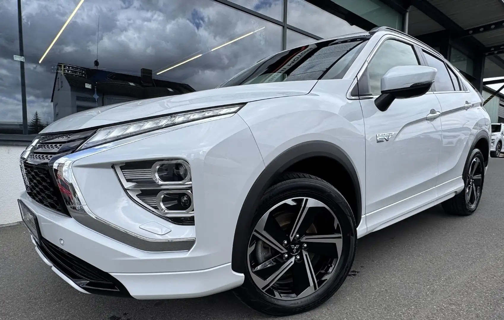 Mitsubishi Eclipse Cross PHEV Plus Select 4WD*AHK/360°/ACC Weiß - 1