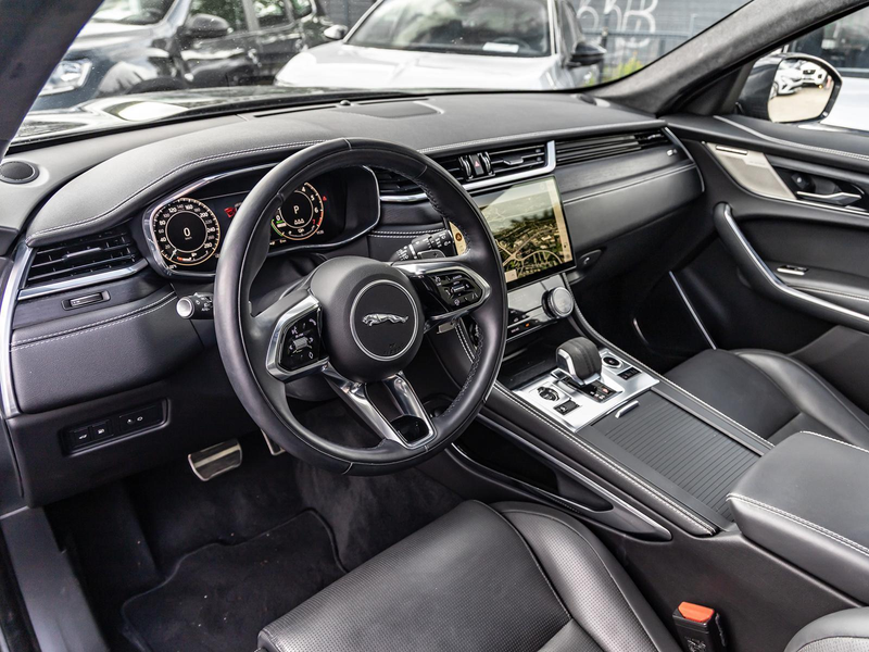 Jaguar F-Pace P400e AWD R-Dyn HSE Winter-Pkt. Pano Shz — photo 13