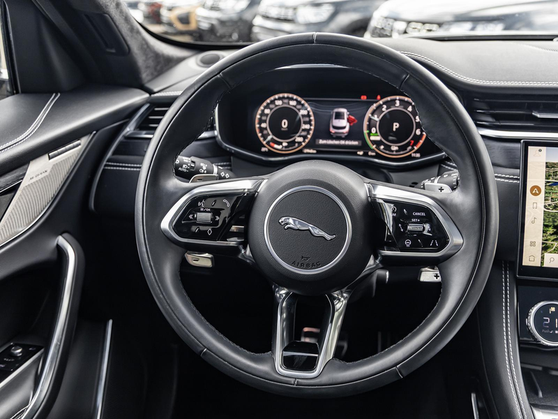 Jaguar F-Pace P400e AWD R-Dyn HSE Winter-Pkt. Pano Shz — photo 11