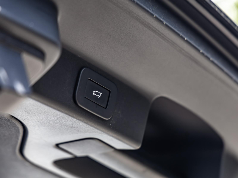Jaguar F-Pace P400e AWD R-Dyn HSE Winter-Pkt. Pano Shz — photo 9