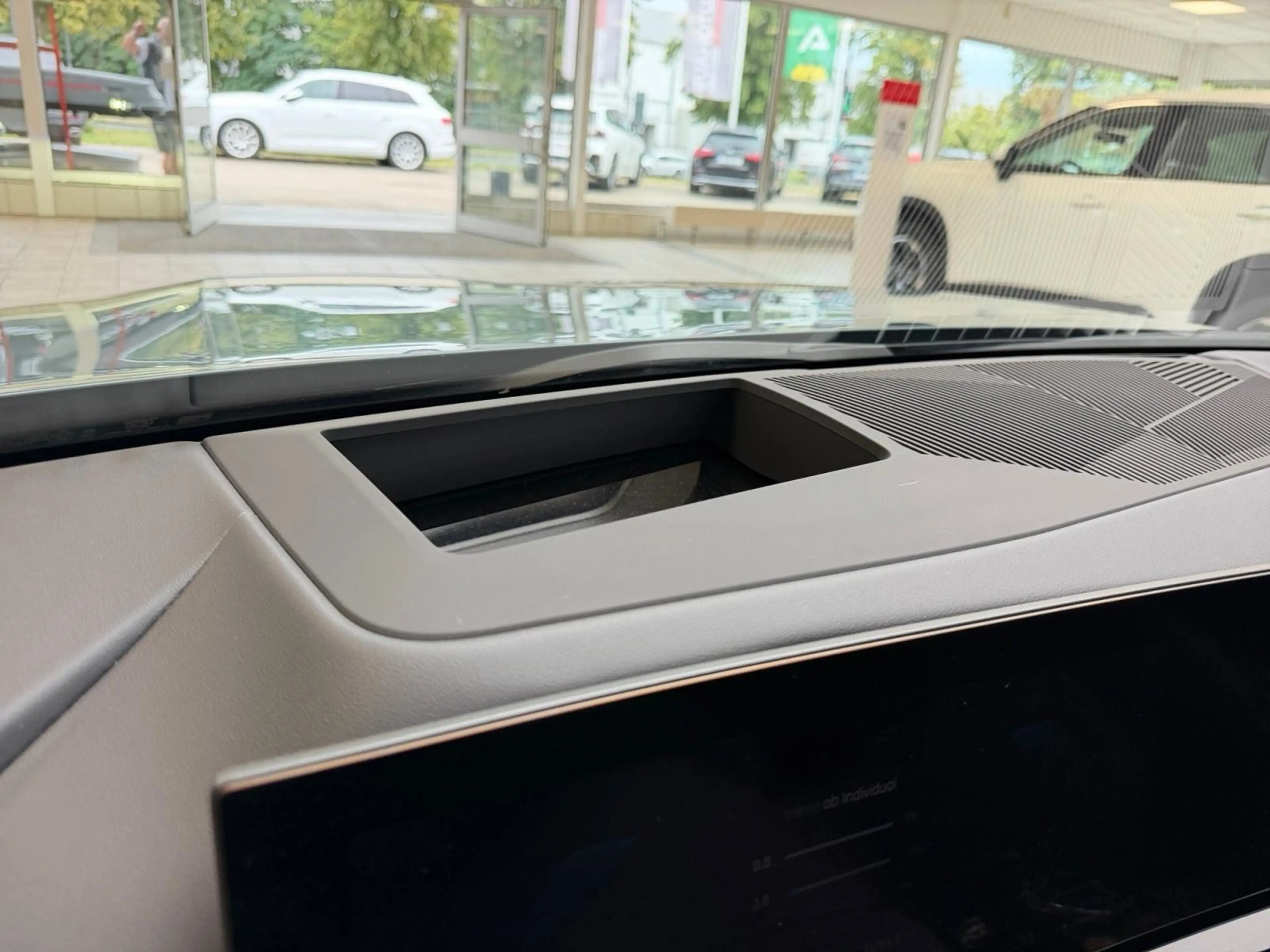 BMW 550 e xDrive M-Sport*LED*PANO*ACC*360*HUD*B&W — photo 29