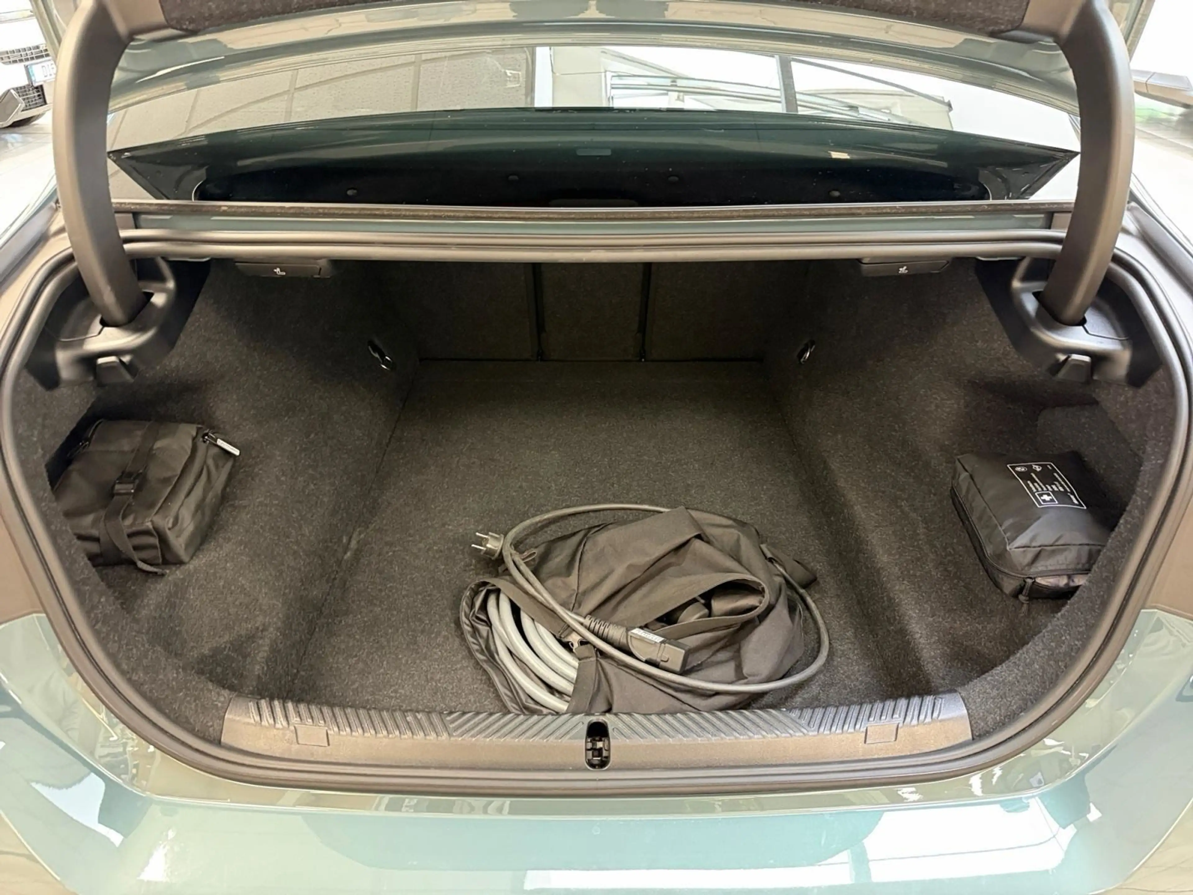 BMW 550 e xDrive M-Sport*LED*PANO*ACC*360*HUD*B&W — photo 35