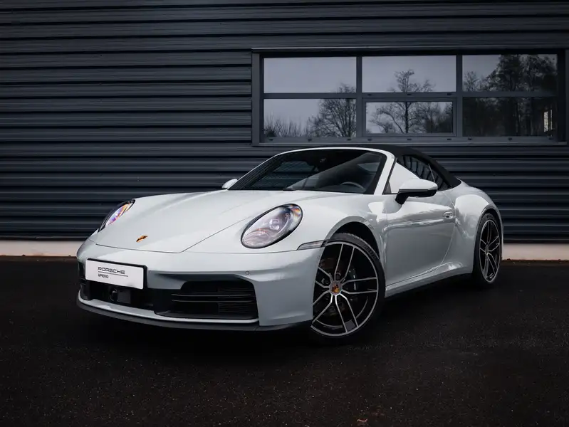 PORSCHE 911