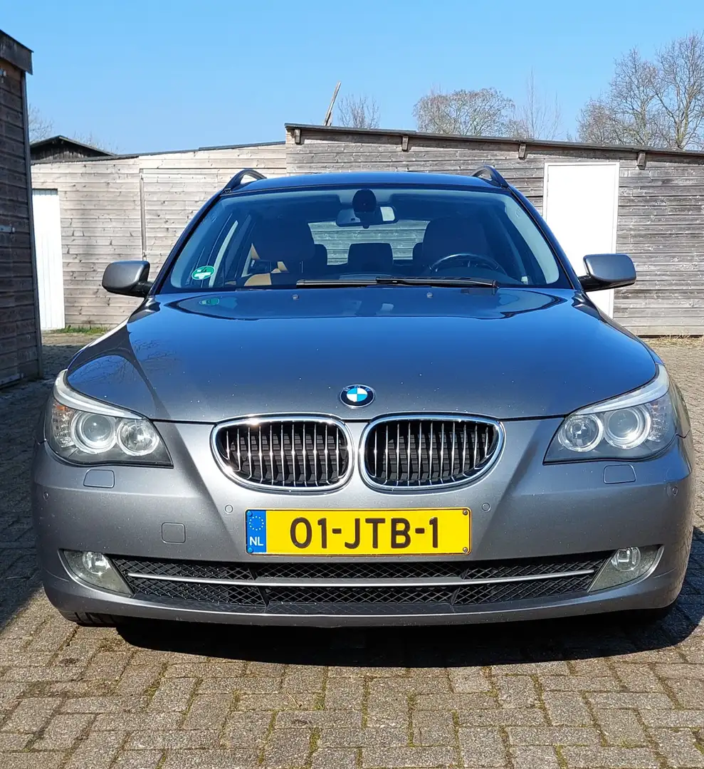BMW 520 Metallic | cognac | auto | APK 3/2026 | onderhou Grijs - 2
