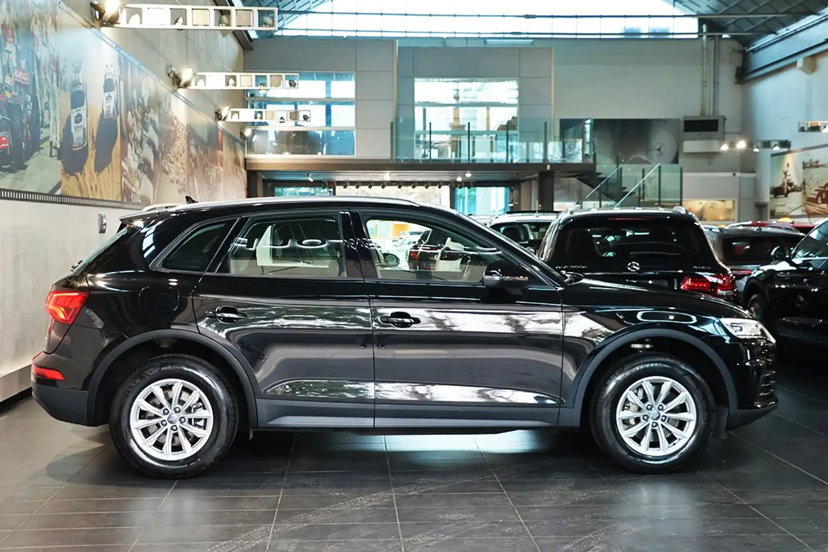 Audi Q5 45 TFSI Quattro S-Tronic Business -NAVI/TELECAMERA Fekete - 2