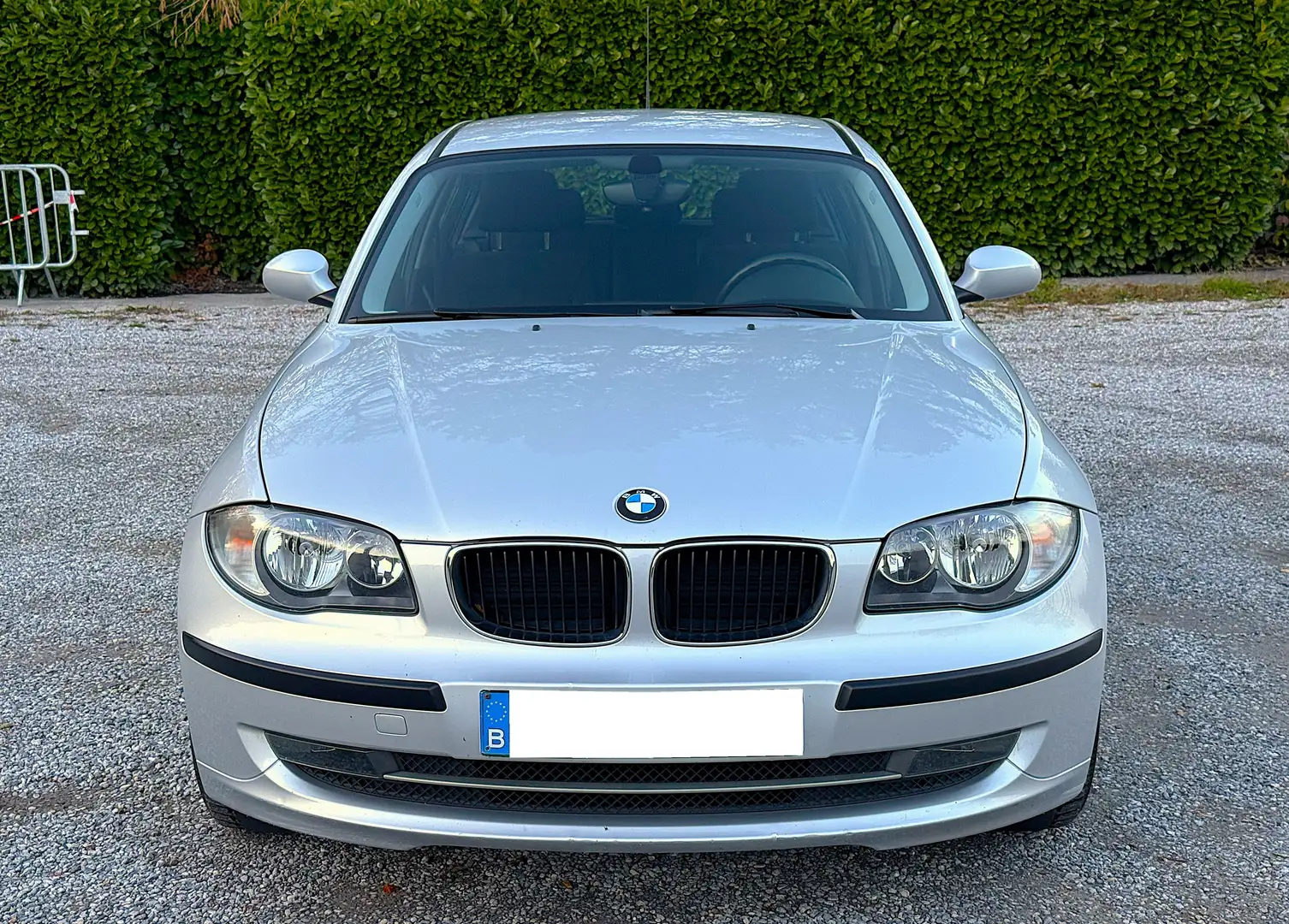 BMW 118 d 1ier Main Ct Ok Très Propres ! Grijs - 2