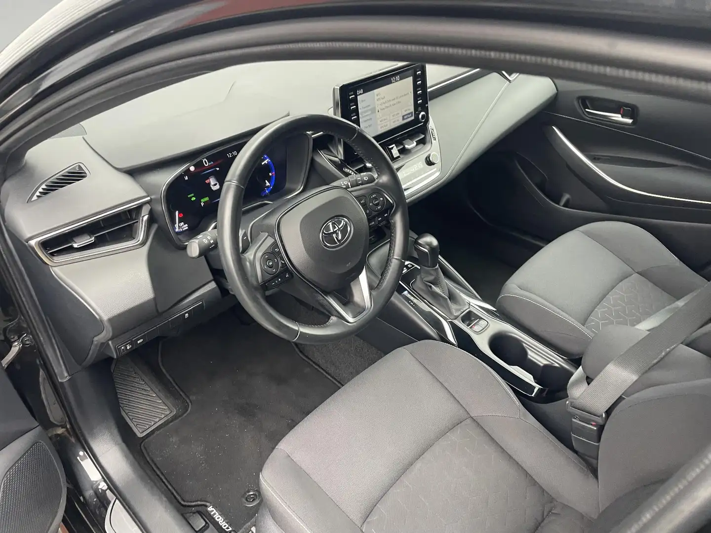 Toyota Corolla Touring Sports 2.0 Hybrid Business Plus | Dynamic Schwarz - 2